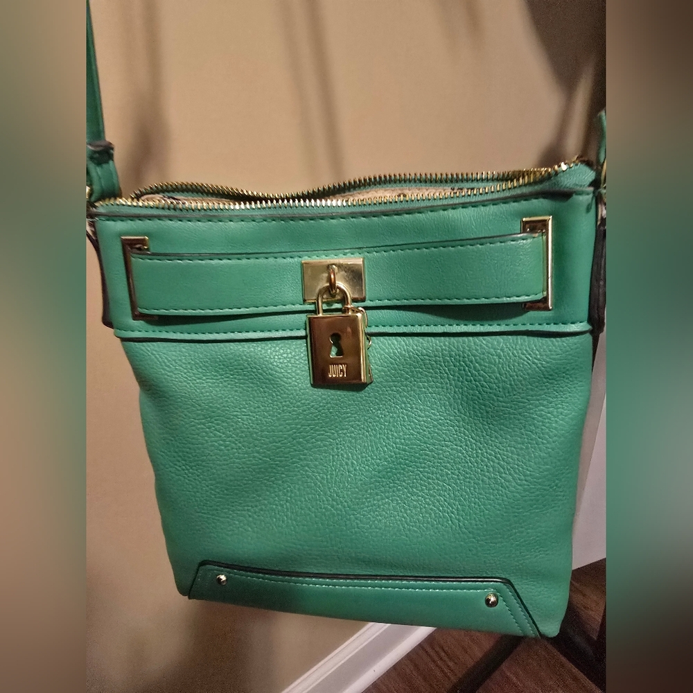 Juicy Couture Keĺly Green Leather Crossbody Bag Under Lock & Key Collection